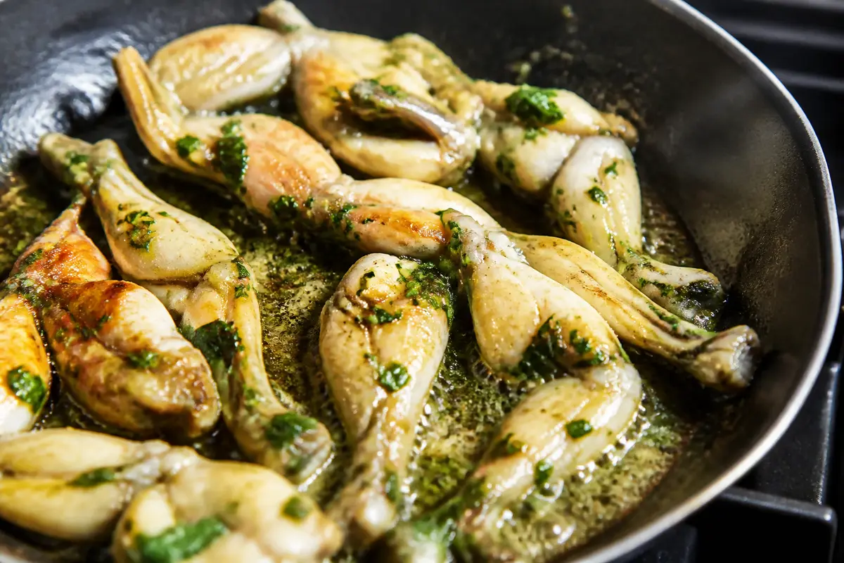 Cuisse de grenouille en persillade : Recette facile et savoureuse